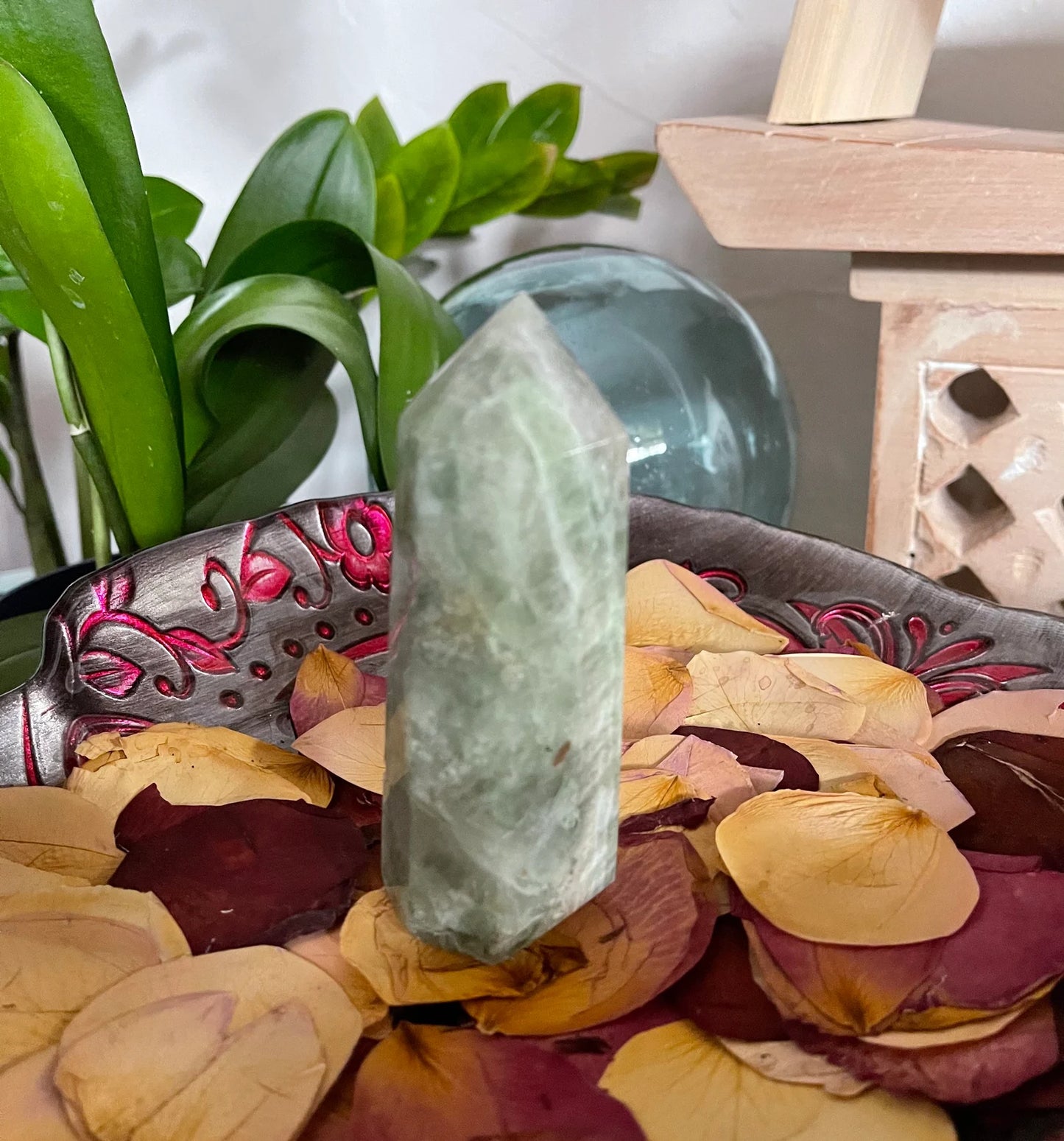 Soothing Green Fluorite Generator, Bodhi Crystal Magic