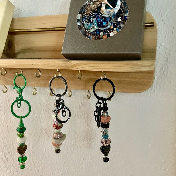 Key Holder, Keychain Display with Small Shelf
