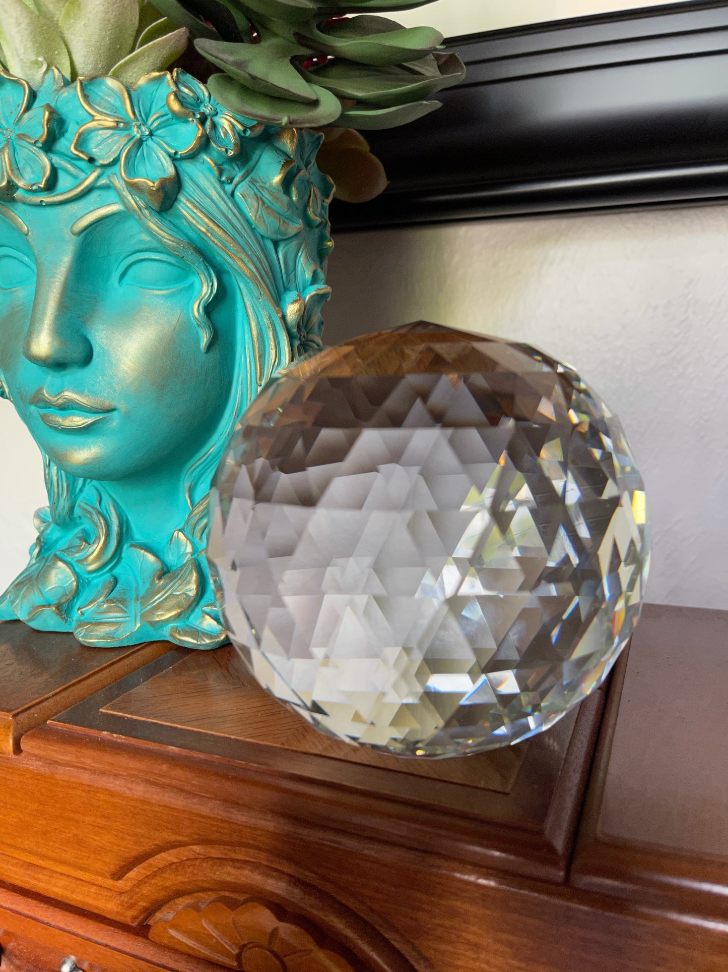 Spectacular Cut Crystal Ball, Crystal Magic