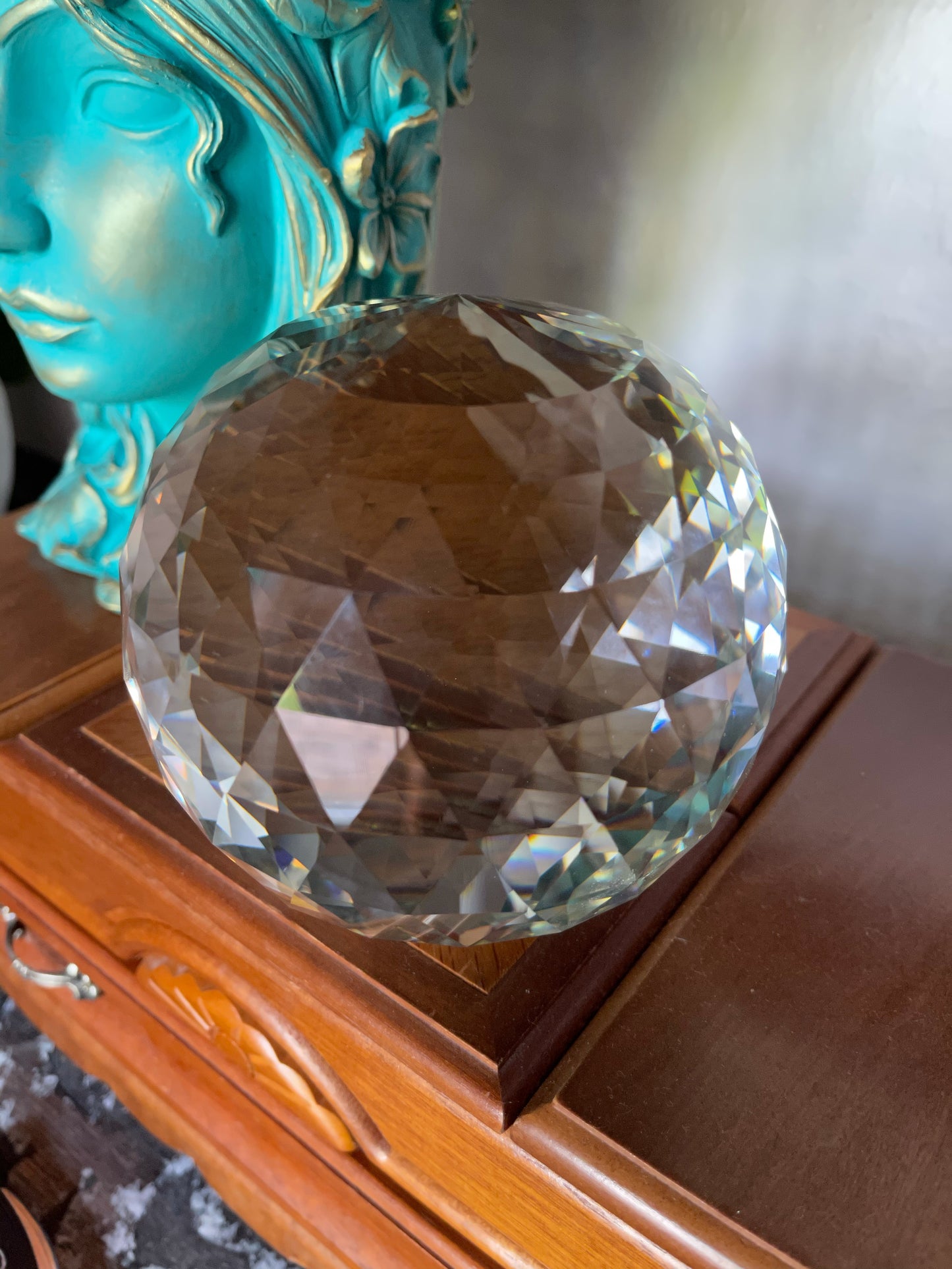 Spectacular Cut Crystal Ball, Crystal Magic
