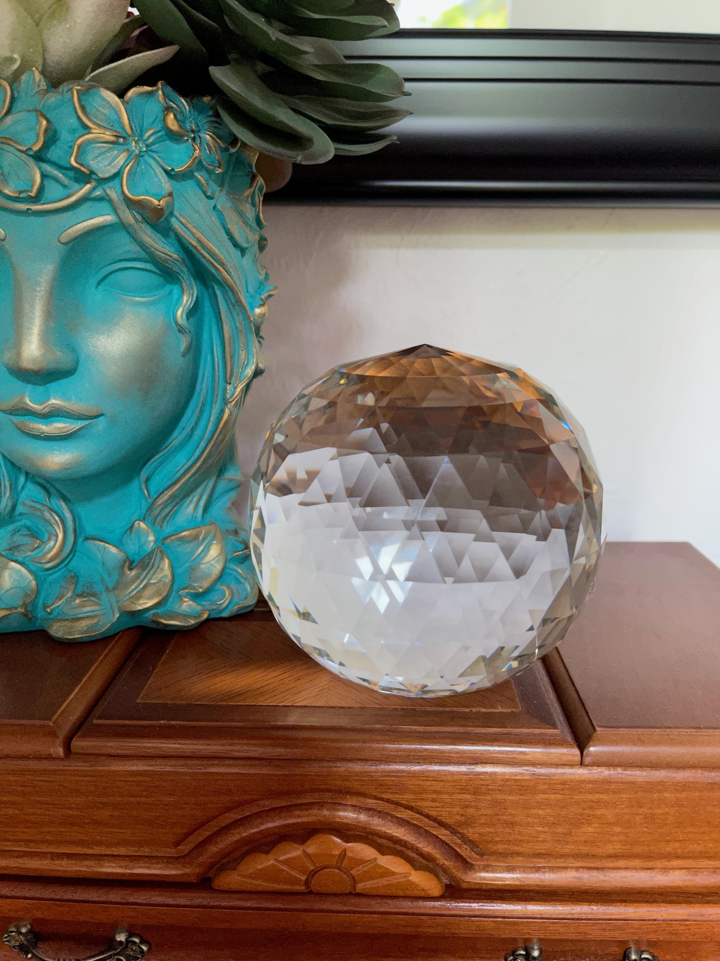 Spectacular Cut Crystal Ball, Crystal Magic