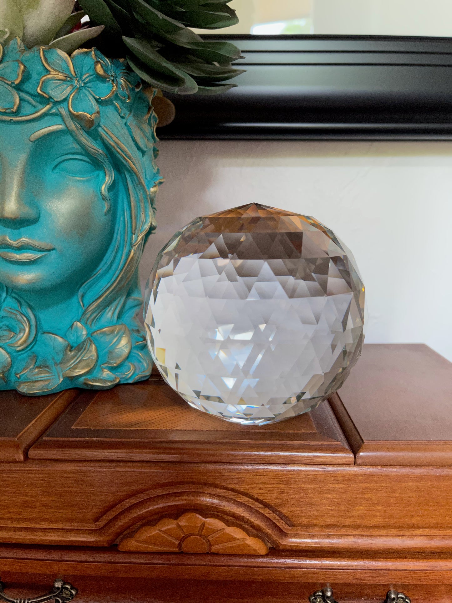 Spectacular Cut Crystal Ball, Crystal Magic