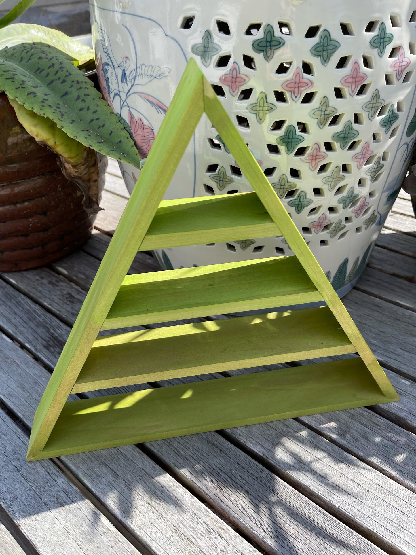 Green Witch Triangle Shelf Verdi Wash, Home Decor