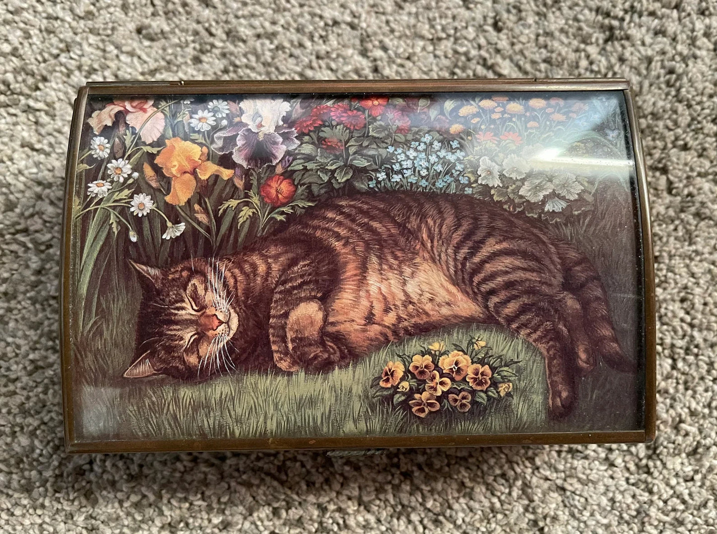 Vintage Cat Rare Vintage Music Box, Old World Vintage