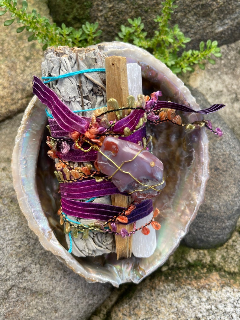 Goddess Gift, Sage Bundle with Wire Wrapped Agate, Gift Sets