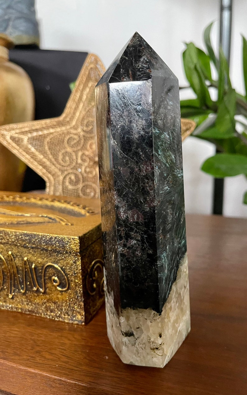 Exceptional Arfvedsonite Tower, Crystal Magic