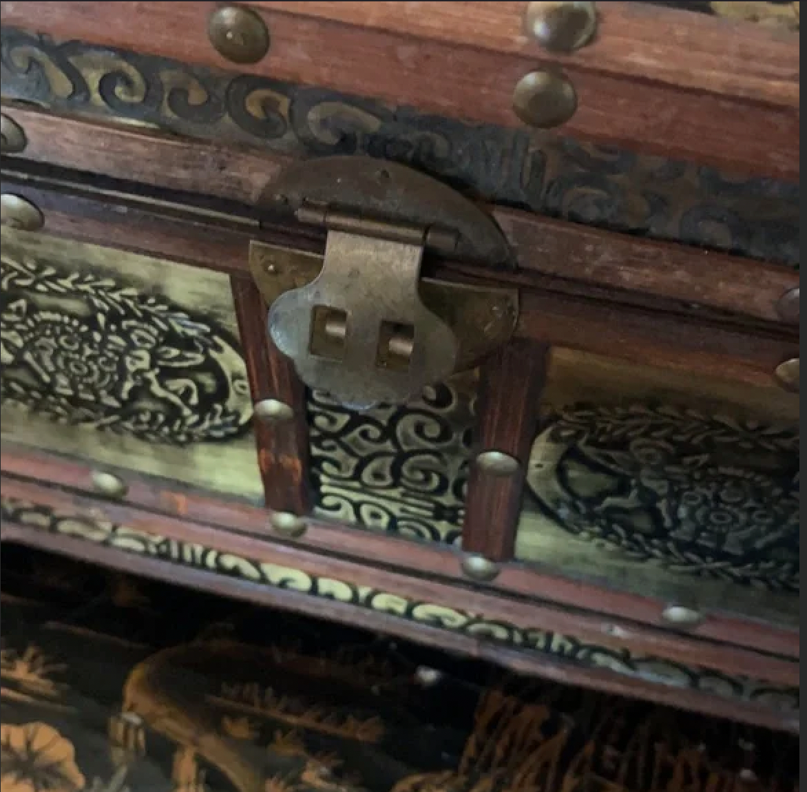 Beautiful Vintage Tin Decorator Box, Tin Trunk