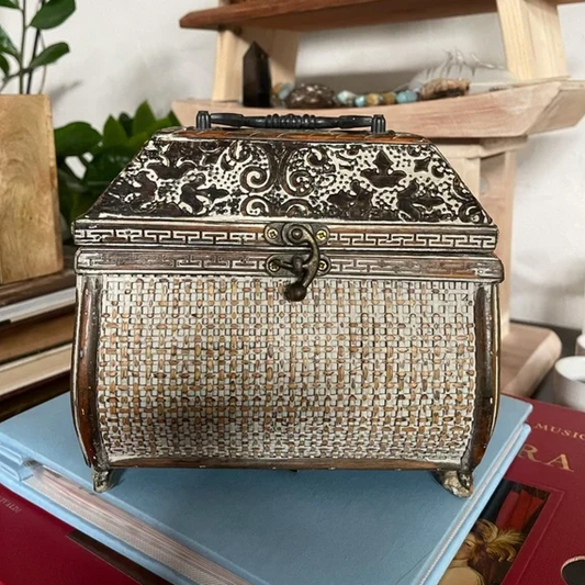 Sweet Vintage Decorator Box with Latch, Bodhi Vintage