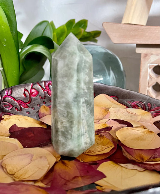 Soothing Green Fluorite Generator, Bodhi Crystal Magic