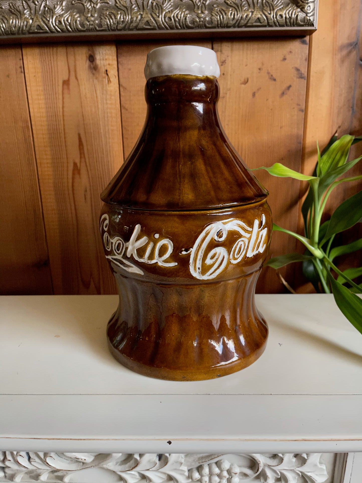 Sweet Vintage Cookie Cola Cookie Jar, Old World Vintage