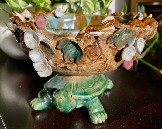 Gorgeous Vintage Pottery, Turtle Bowl, Old World Vintage