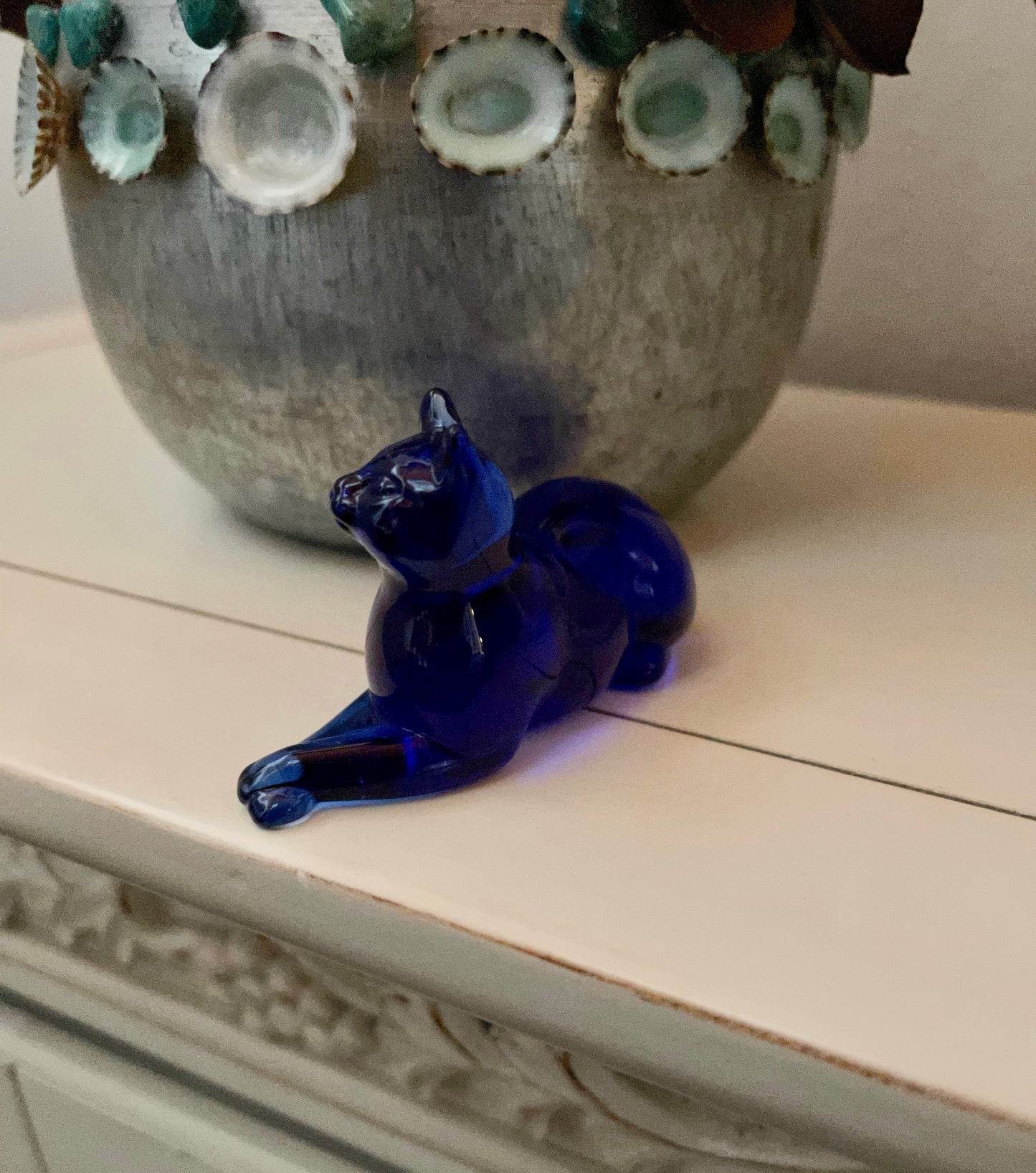 Curio Cat, Franklin Mint, Cobalt Blue Glass Cat, Old World Vintage