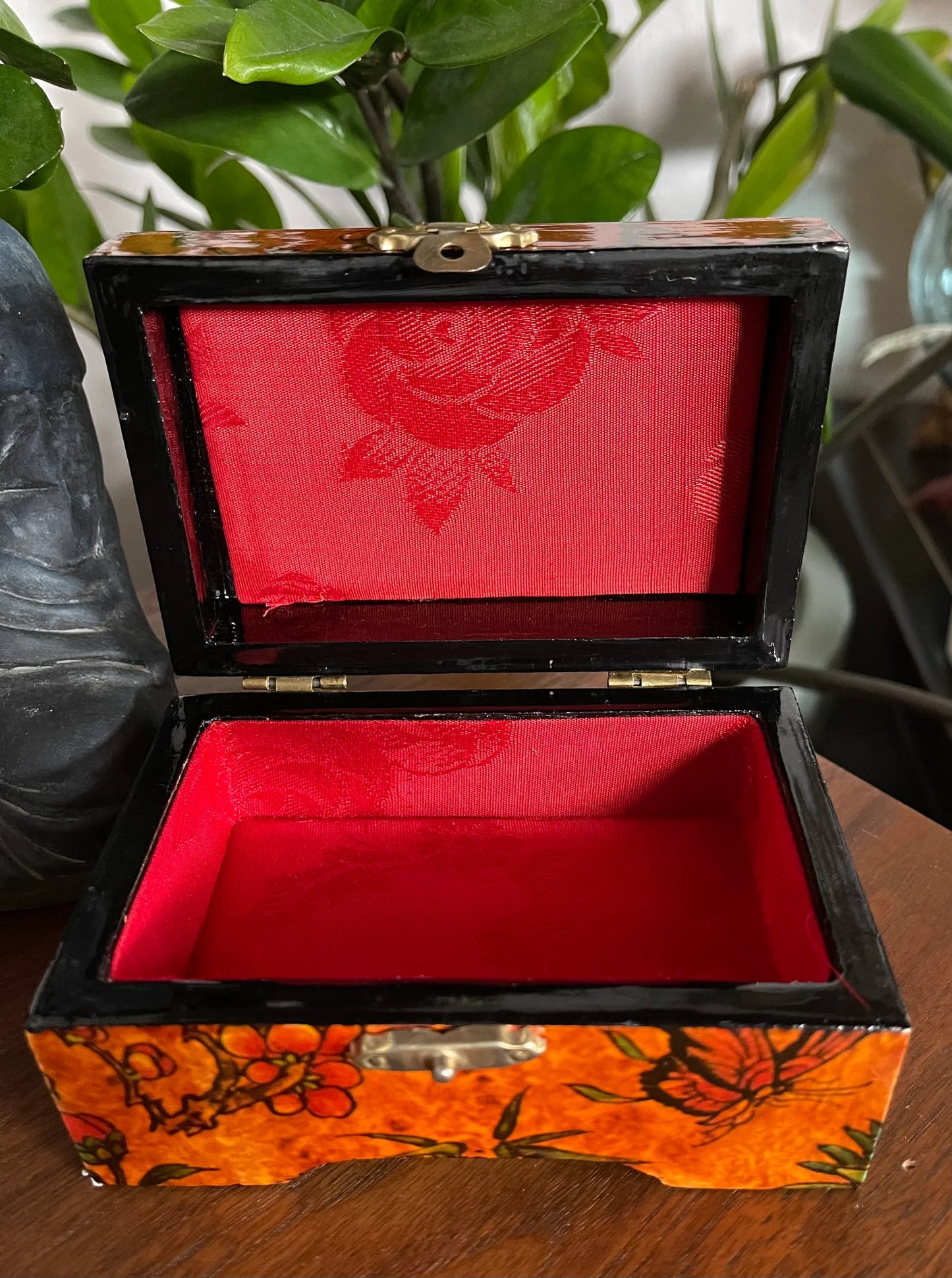 Gorgeous Lacquer Chinese Jewelry Box, Bodhi Jewelry