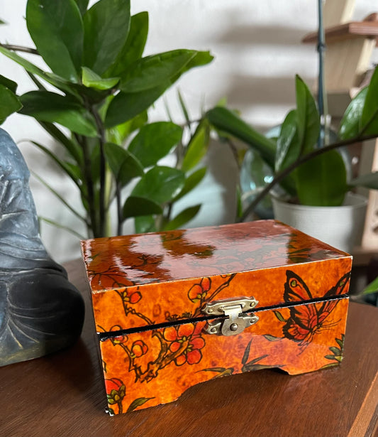 Gorgeous Lacquer Chinese Jewelry Box, Bodhi Jewelry