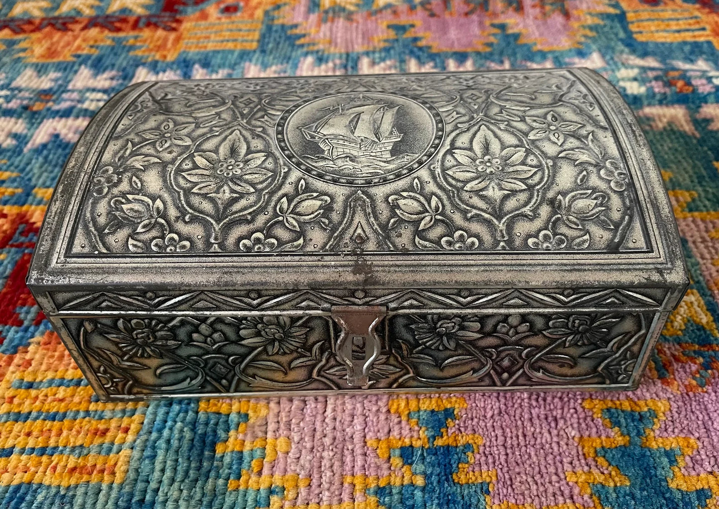 Unique Vintage Tin Decorator Box, Old World Vintage