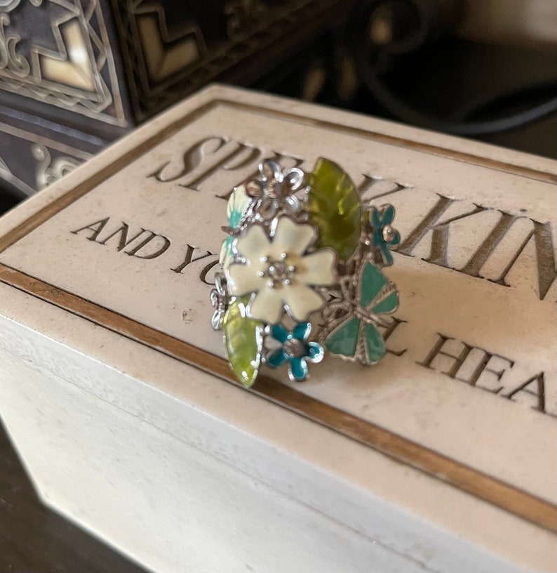 Vintage Enamel Flower Ring, Beautiful Estate Find, Fairy Ring, Bodhi Jewelry