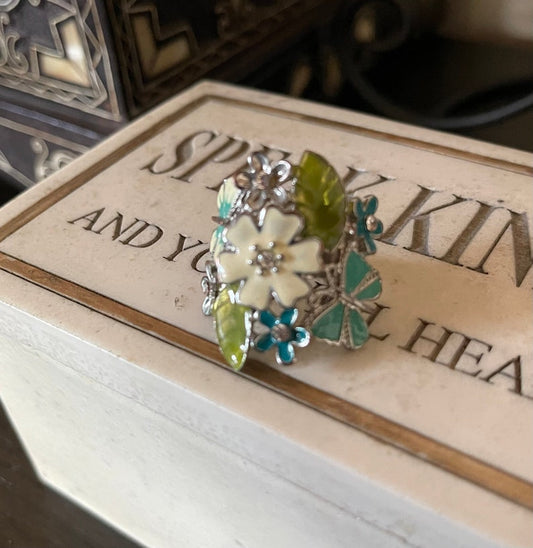 Vintage Enamel Flower Ring, Beautiful Estate Find, Fairy Ring, Bodhi Jewelry