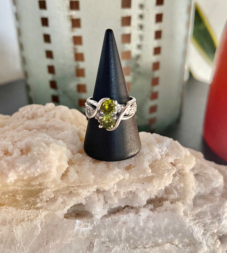 Uplifting and Beautiful Vintage Green Amethyst Ring, Estate Jewelry, Vintage Rings, Green Amethyst, 7.5, Clear Rhinestone Ring