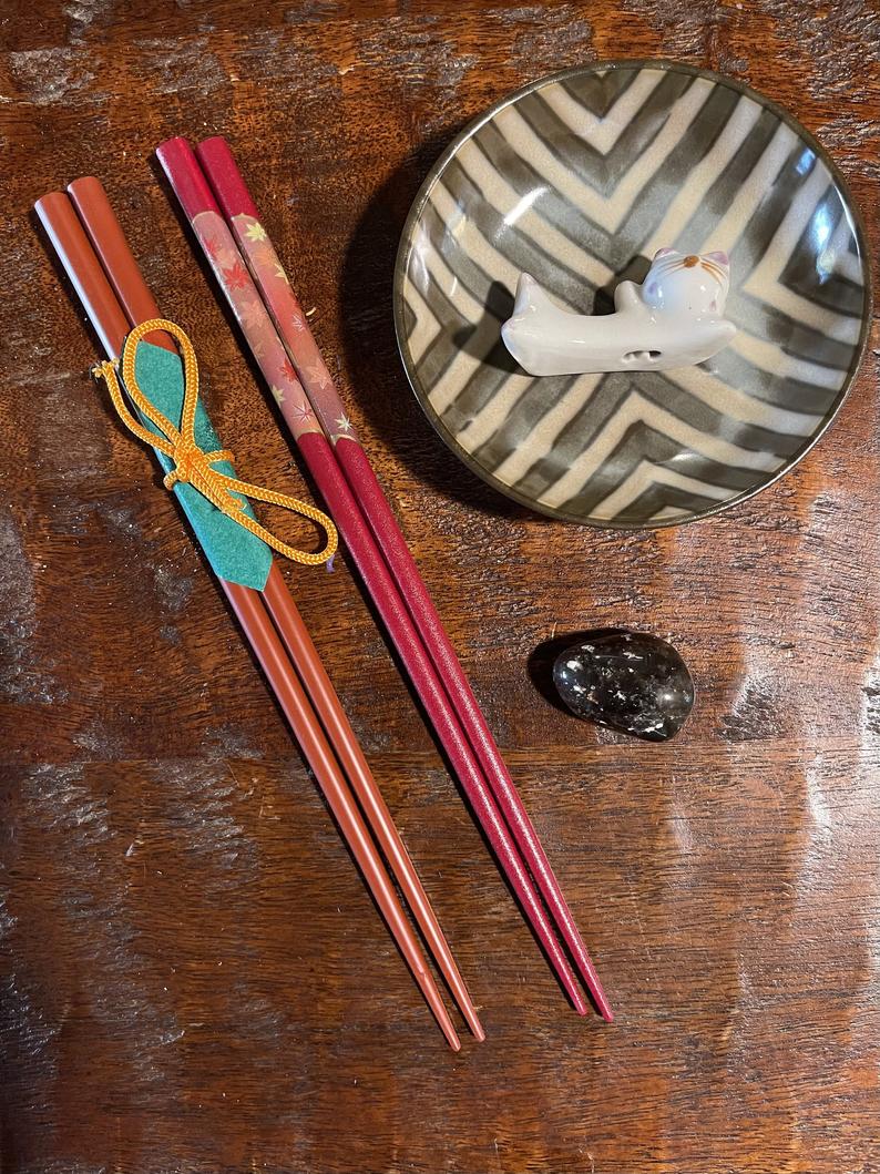 Choose Your Color Chopsticks and Cat Holder, Gift Set
