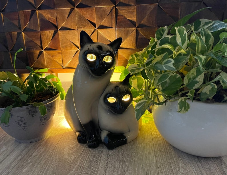 Gorgeous Rare Siamese Cat Lamp, 1950's, Old World Vintage