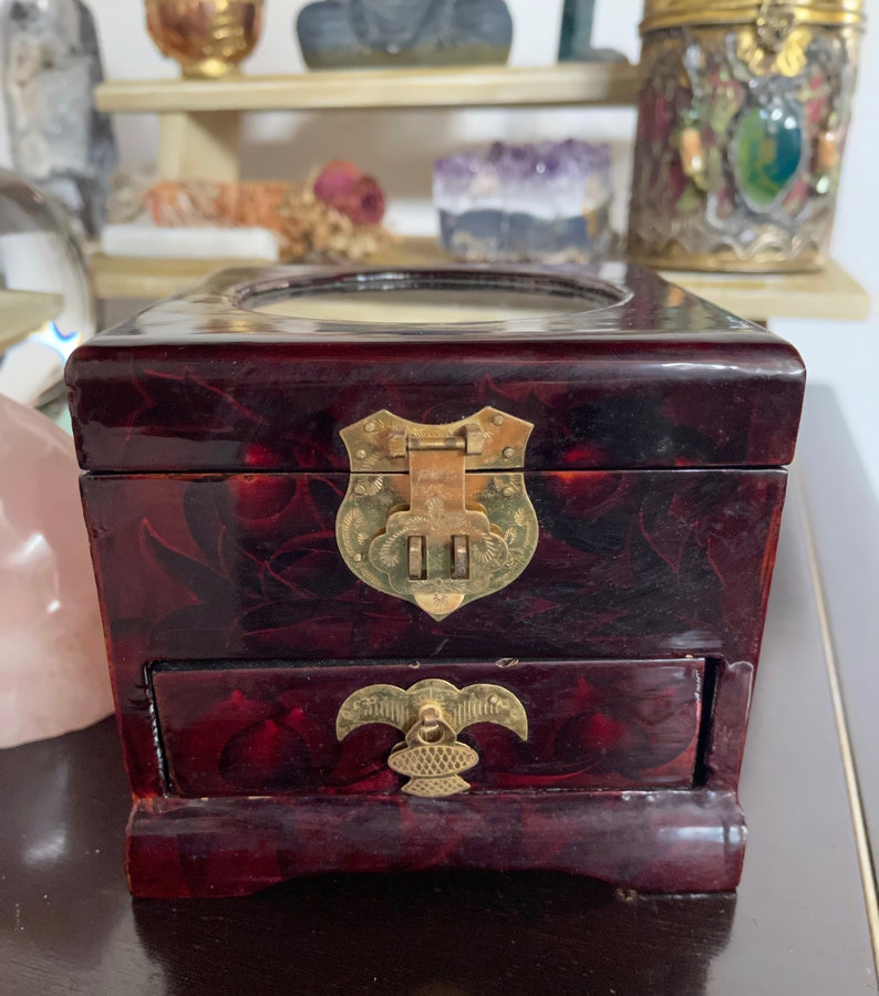 Unique Vintage Japan Music Box, Old World Vintage