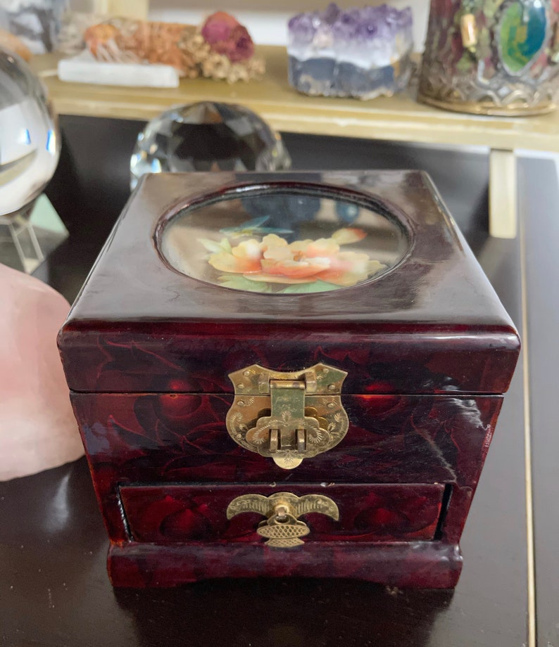 Unique Vintage Japan Music Box, Old World Vintage