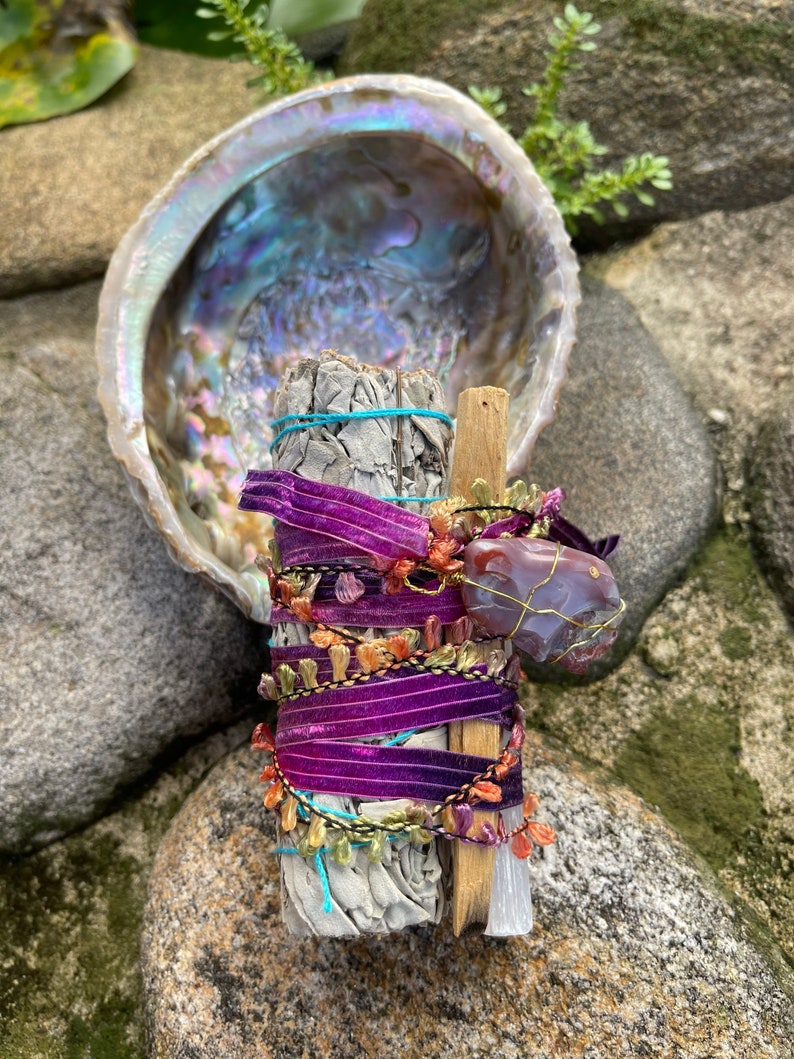 Goddess Gift, Sage Bundle with Wire Wrapped Agate, Gift Sets