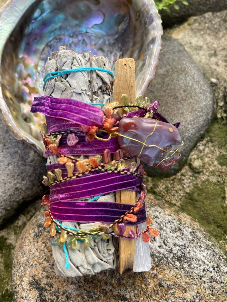 Goddess Gift, Sage Bundle with Wire Wrapped Agate, Gift Sets