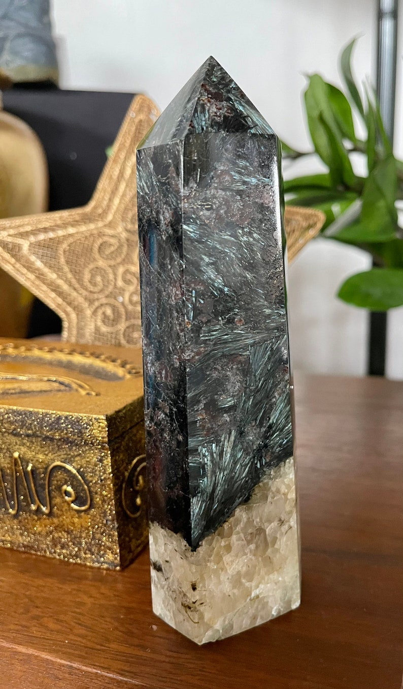 Exceptional Arfvedsonite Tower, Crystal Magic