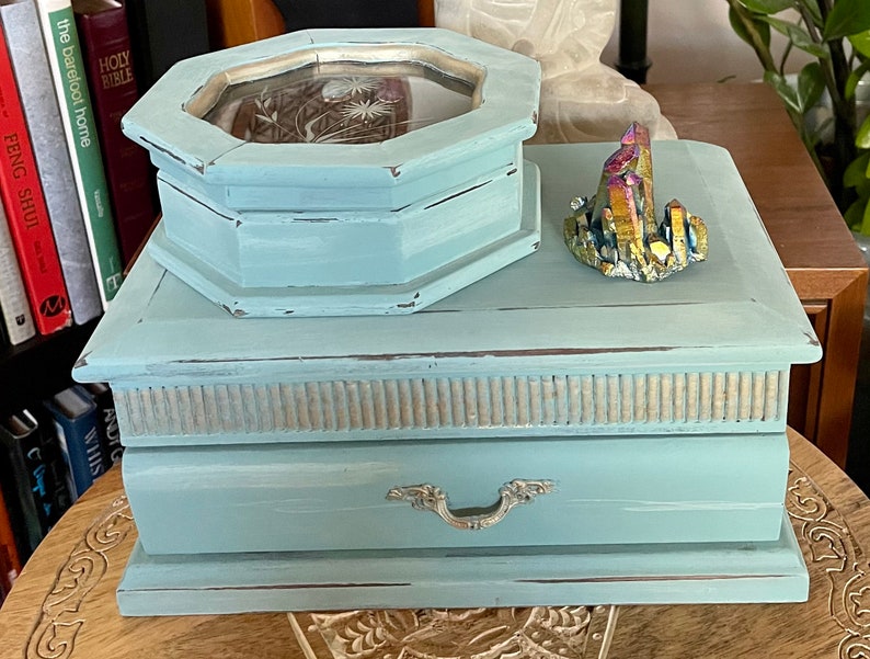 Lovecycled Vintage Jewelry Chest Set