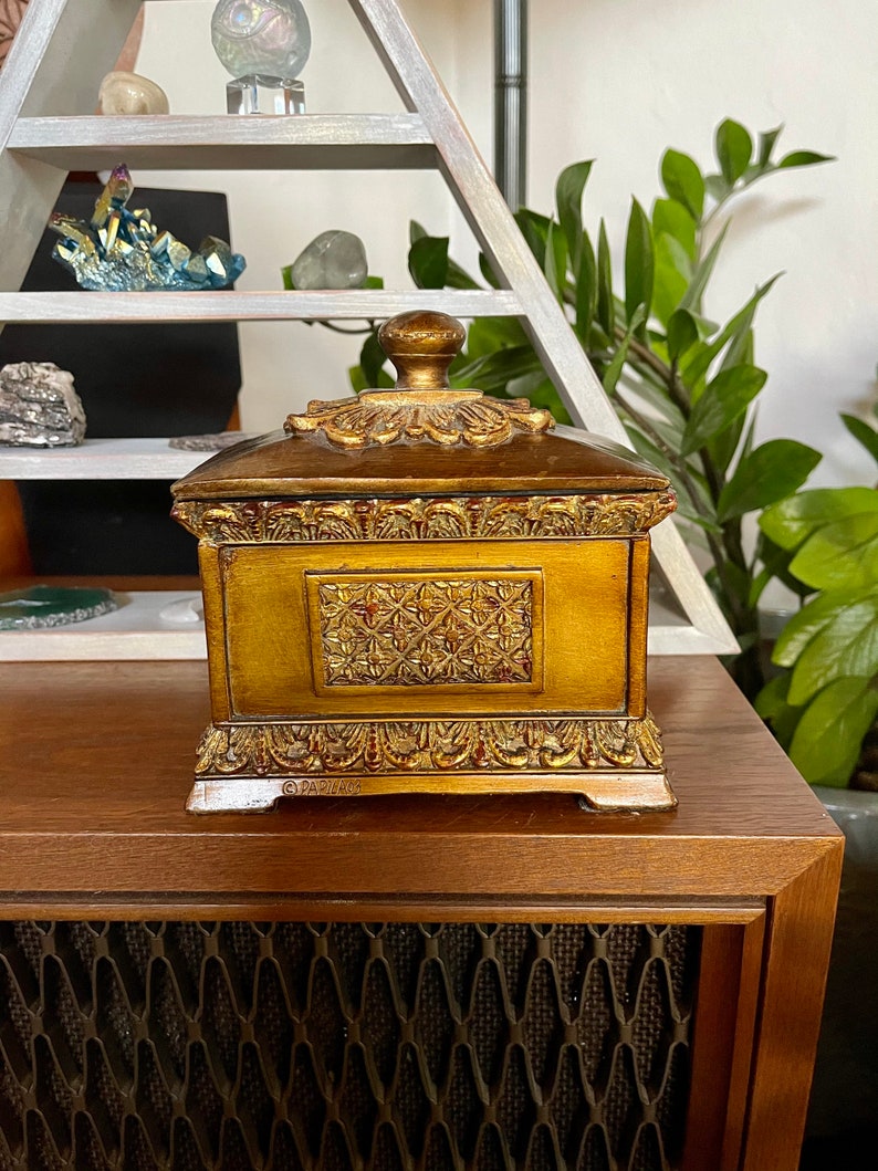 Golden Energy Vintage Ornate Trinket Box, Old Word Vintage