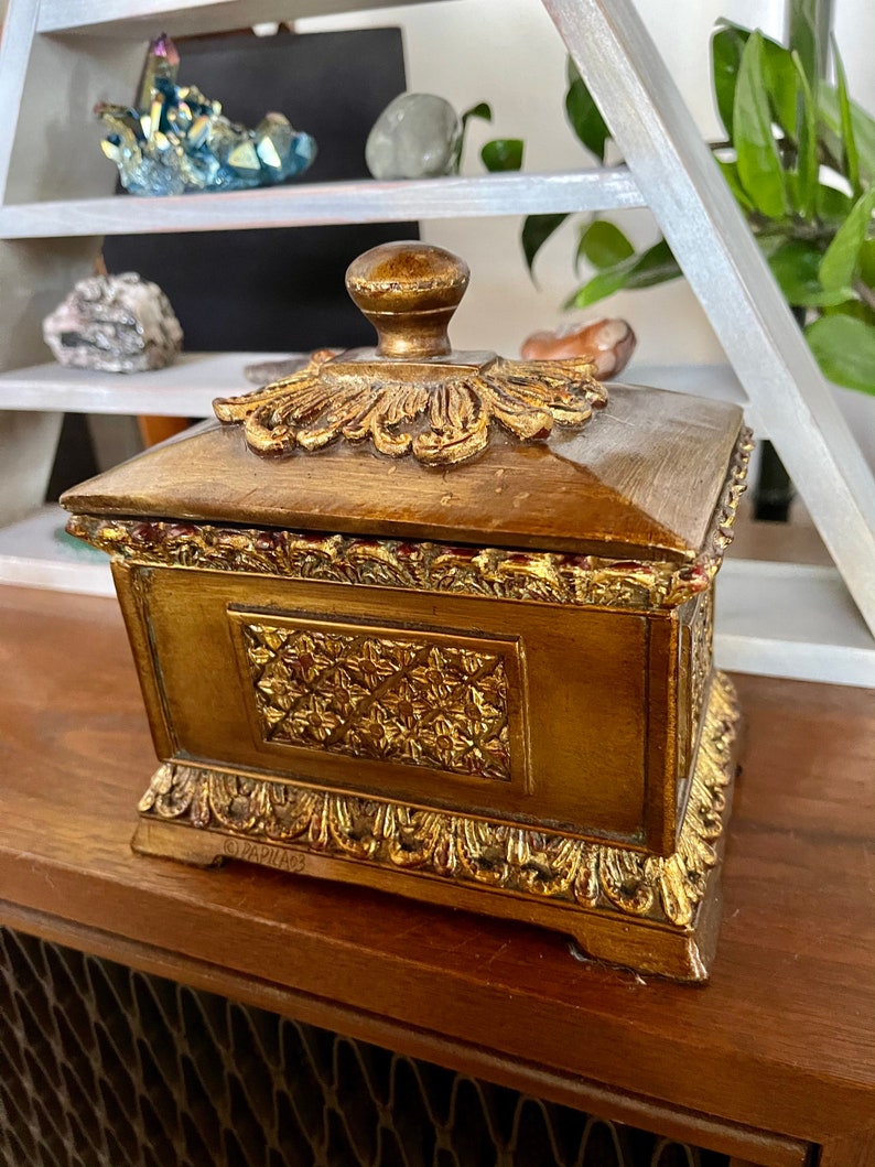 Golden Energy Vintage Ornate Trinket Box, Old Word Vintage