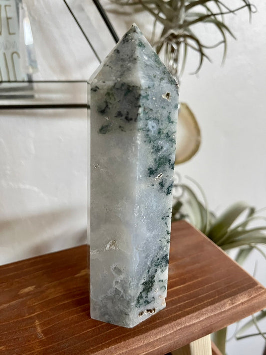 Beautiful White and Green Moss Agate Tower, Crystal Magic